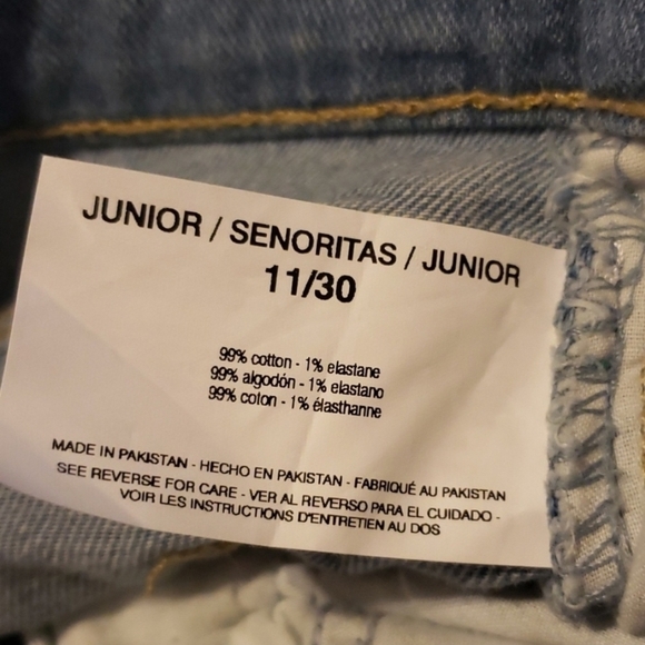 Black Daisy Hi-rise Straight Crop - Picture 4 of 7